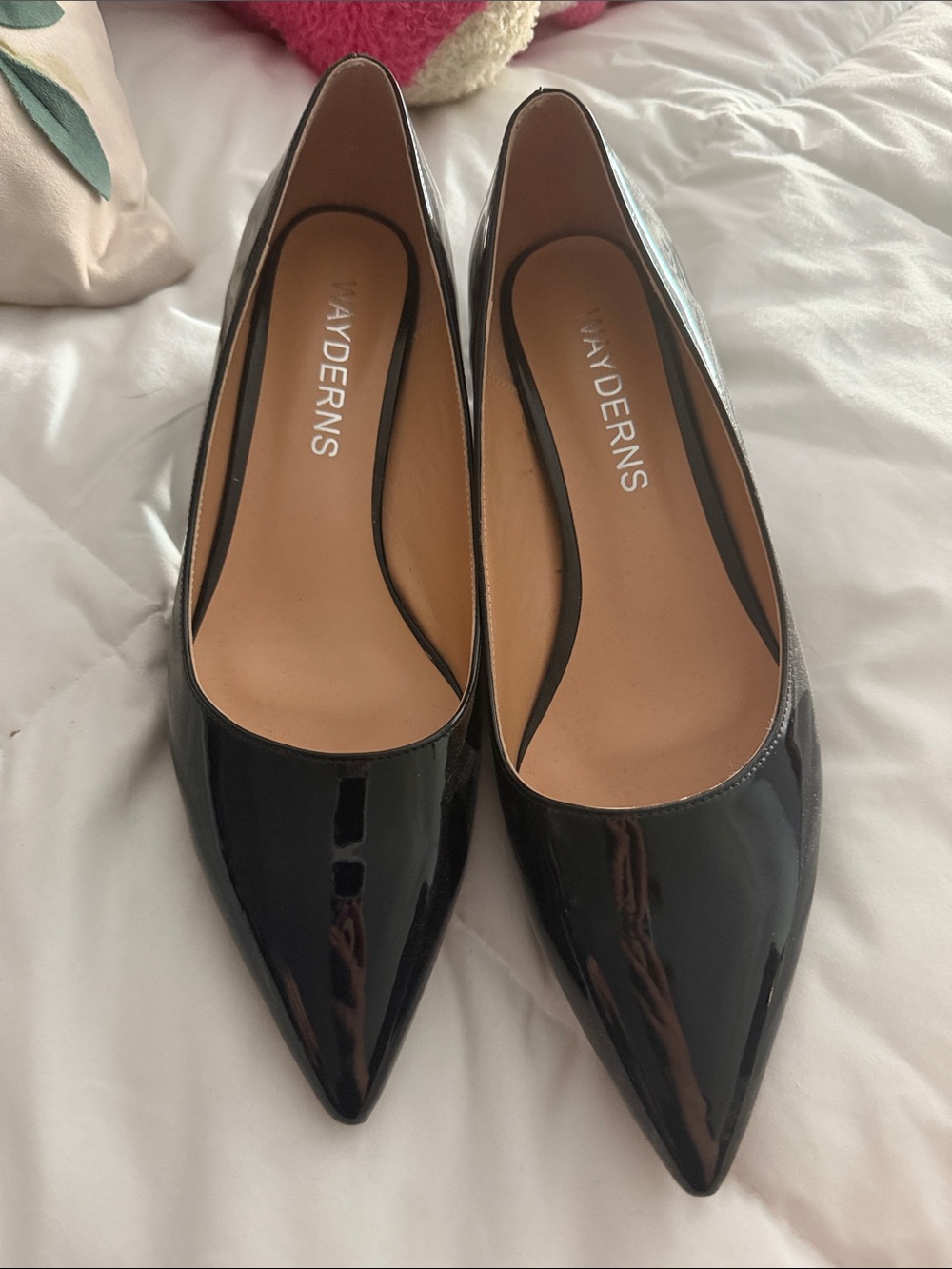 Black Patent Pointed-Toe Kitten Heel